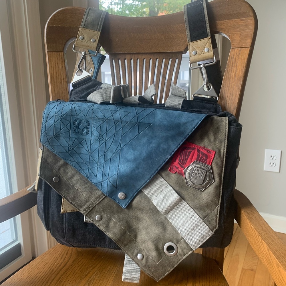 Destiny 2 messenger bag